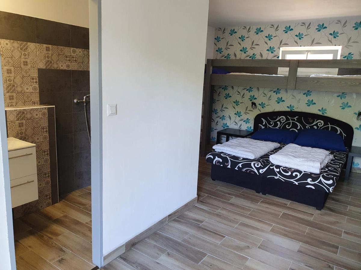 Juniorcamp Nova Zivohost Hotel Krecovice Ngoại thất bức ảnh