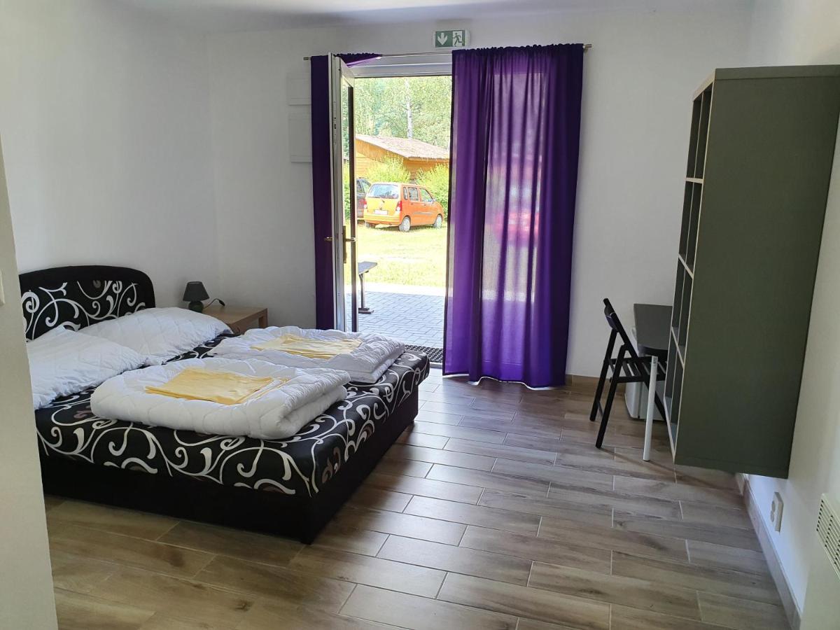 Juniorcamp Nova Zivohost Hotel Krecovice Ngoại thất bức ảnh